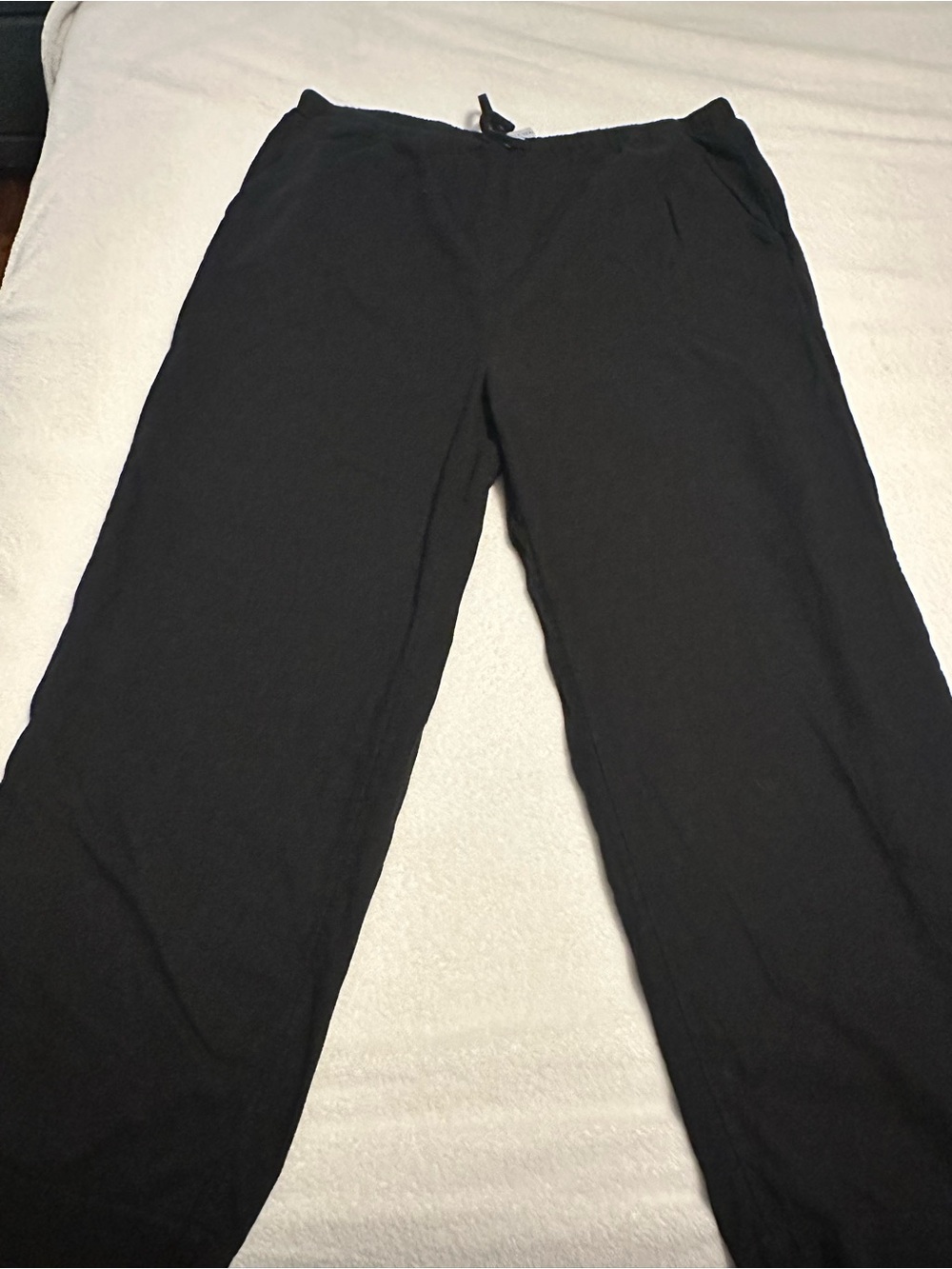 Women's Wide-Leg Drawstring Pants in Black